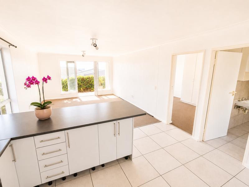 1 Bedroom Property for Sale in Vredehoek Western Cape